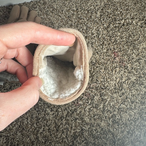 Tan Embroidered Gloves - Picture 3 of 6